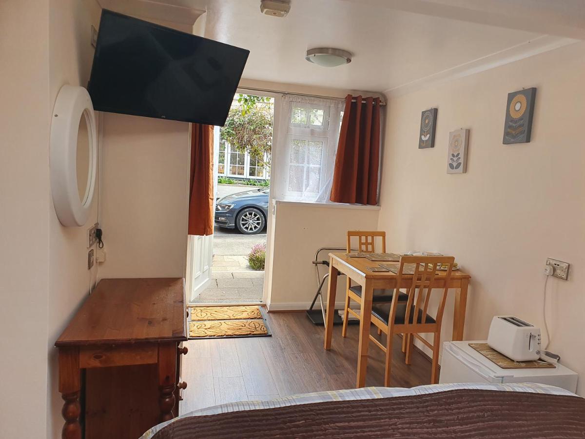 Penryn Guest House, Ensuite Rooms, Free Parking And Free Wifi Гостевой дом Стратфорд-апон-Эйвон