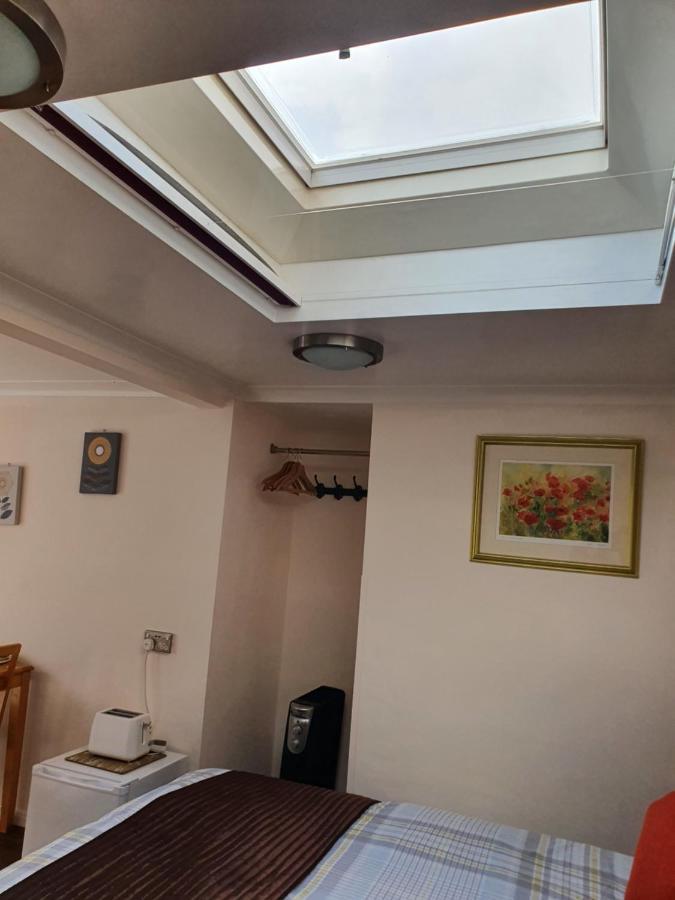 Penryn Guest House, Ensuite Rooms, Free Parking And Free Wifi Гостевой дом 4*