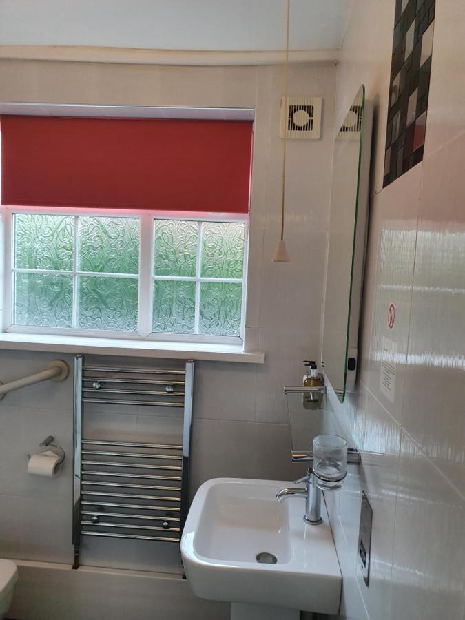 Гостевой дом Penryn Guest House, Ensuite Rooms, Free Parking And Free Wifi