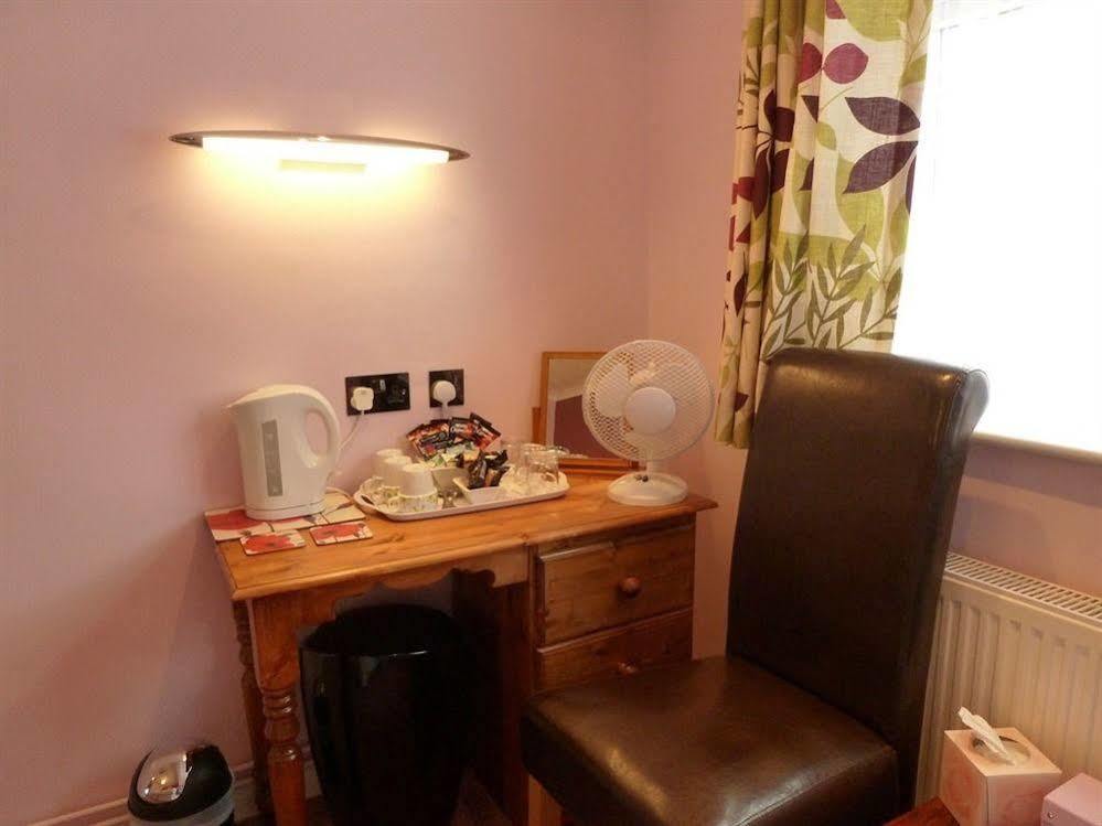 Penryn Guest House, Ensuite Rooms, Free Parking And Free Wifi 4*
