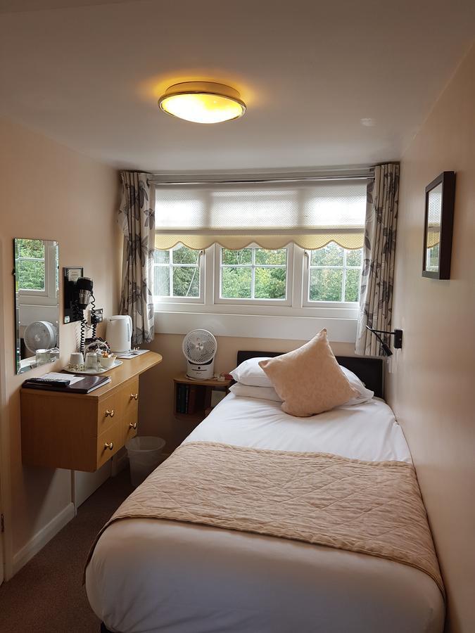 Penryn Guest House, Ensuite Rooms, Free Parking And Free Wifi 4*